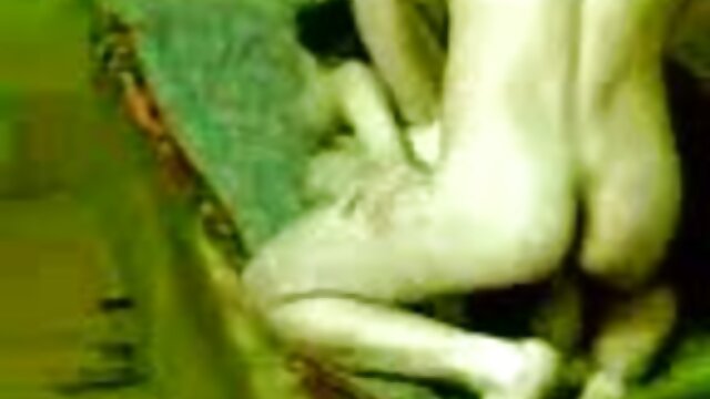 Utmerket :  MILF med store pupper gjør det med henne wee-hang stebror Hot porno norske erotiske filmer 