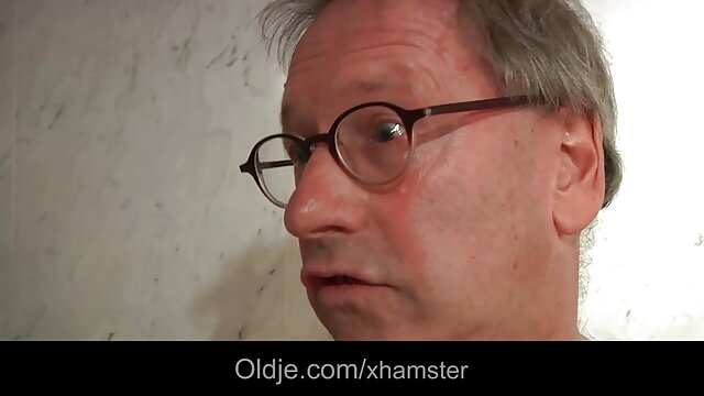 Utmerket :  Rødhårete Asiatiske dama er ned for å ta en stor hvit dick Hot porno norske erotiske filmer 