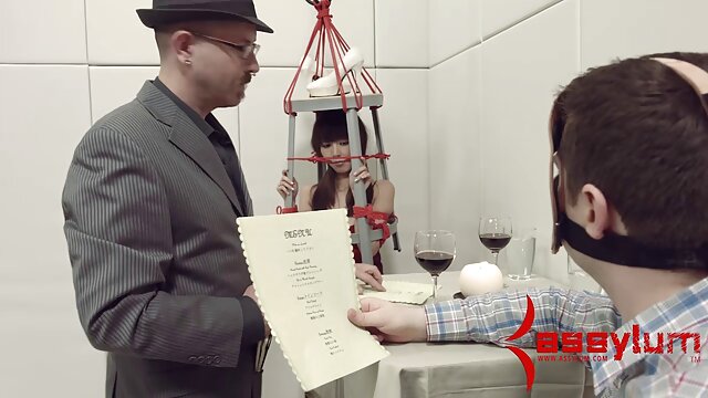 Utmerket :  To stilige lesbiske har sitt spill avbrutt av denne gentleman Hot porno norske erotiske filmer 